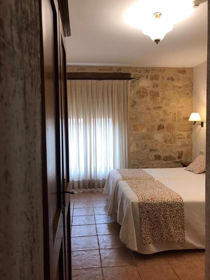 Hostal Decerca Прадена Экстерьер фото